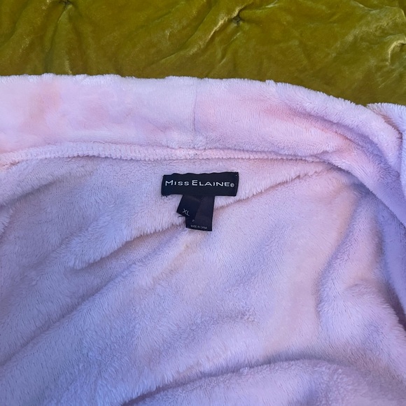 Miss Elaine Pink Ruffled Robe - Picture 3 of 5